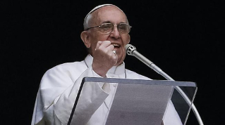 Papa Francisco Angelus: Praça São Pedro